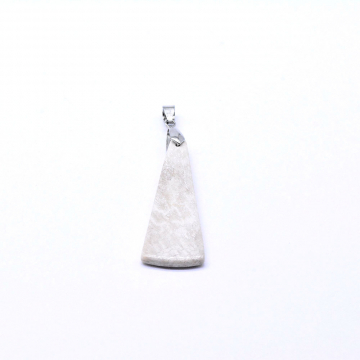 天然石チャーム ホワイトマグネサイト　ペンダント三角形　ロジウム　(1ヶ)