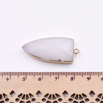 天然石チャーム １カンつき 三角形カット ホワイト 37x16mm ゴールド（1ヶ）