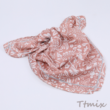 スカーフ フラワー柄 ヘアバンド ヘアアクセサリー 66×66cm ピンク（1ヶ）