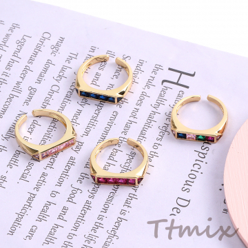 高品質デザインリング 指輪 ジルコニアリング 幅約4.5mm ゴールド（1ヶ）