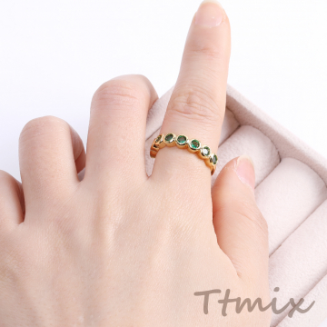 高品質デザインリング 指輪 ジルコニアリング 幅約4mm ゴールド（1ヶ）