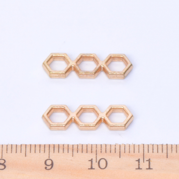フレームパーツ 3連六角形 6×20mm ゴールド（6ヶ）