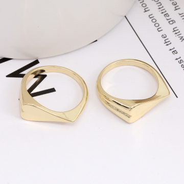 デザインリング 指輪 ハート型 幅約8mm ゴールド（1ヶ）